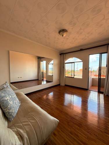 SE ALQUILA CASA GRANDE CON APARTAMENTO 5 HABITACIONES 4 BAÑOS  - Imagen 12