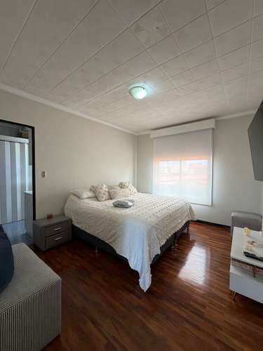SE ALQUILA CASA GRANDE CON APARTAMENTO 5 HABITACIONES 4 BAÑOS  - Imagen 14