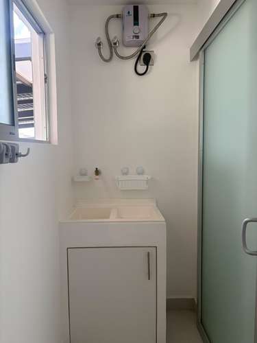 Hermosa casa en alquiler, condominio NAOS, San Joaquin de Flores, tres habitaciones - Imagen 13