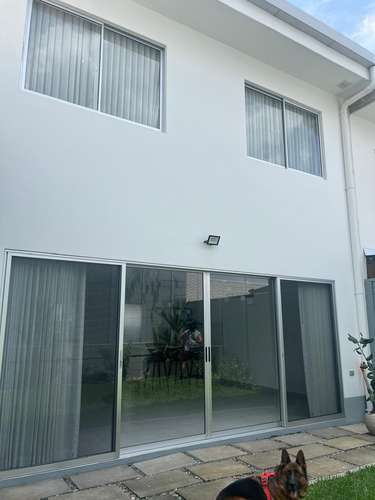 Hermosa casa en alquiler, condominio NAOS, San Joaquin de Flores, tres habitaciones - Imagen 6
