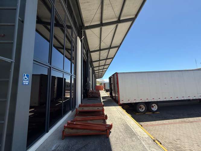 Bodega moderna de 3744 m² en condominio industrial Ciruelas, Alajuela, con seguridad 24 horas - Imagen 4