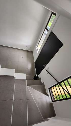 Casa moderna de 2 niveles en Condominio Brisas del Río, Alajuelita, con piscina y seguridad 24 horas - Imagen 19