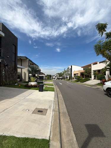 SE VENDE hermoso lote de 305m2  ¡Viví en Condominio Francosta, Barreal de Heredia! 