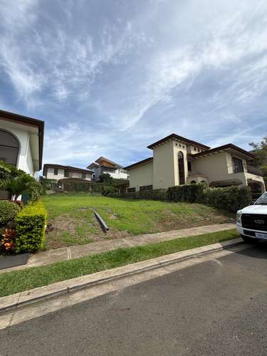 SE VENDE hermoso lote de 305m2  ¡Viví en Condominio Francosta, Barreal de Heredia! 
