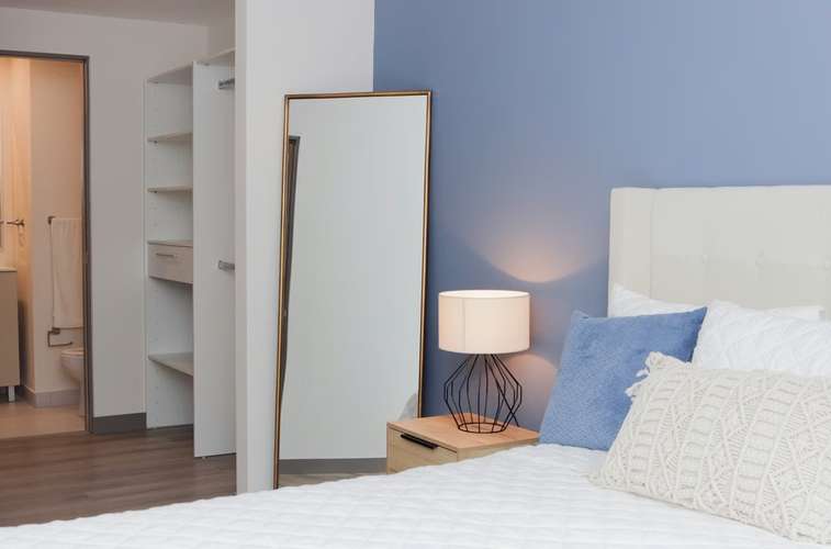 APARTAMENTO FULL AMUEBLADO DE 1 HABITACION CON PARQUEO 