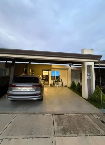 Alquile casa amueblada en Condominio Hacienda El Cafeto, Belén, con piscina y seguridad 24 horas