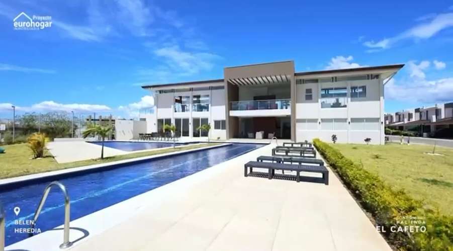 Alquile casa amueblada en Condominio Hacienda El Cafeto, Belén, con piscina y seguridad 24 horas