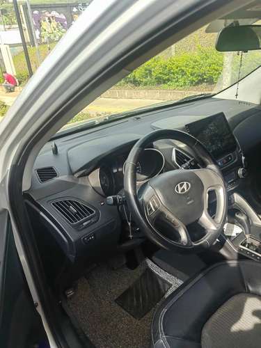 Hyundai Tucson 2010 ¡Confiabilidad, espacio y potencia en un solo SUV! Perfecta para la familia o para quienes buscan co