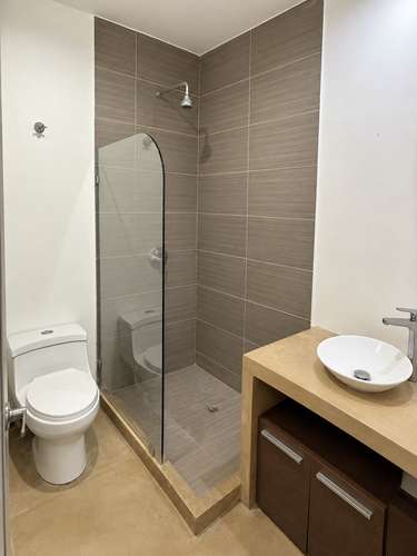 Estudio Semi-Equipado en Azura Flats · Santa Ana, San José · 1 hab
