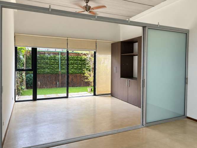 Estudio Semi-Equipado en Azura Flats · Santa Ana, San José · 1 hab