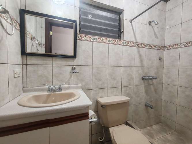 Alquiler bellisimo Apartamento primera planta Condominio selecto Curridabat - Imagen 8