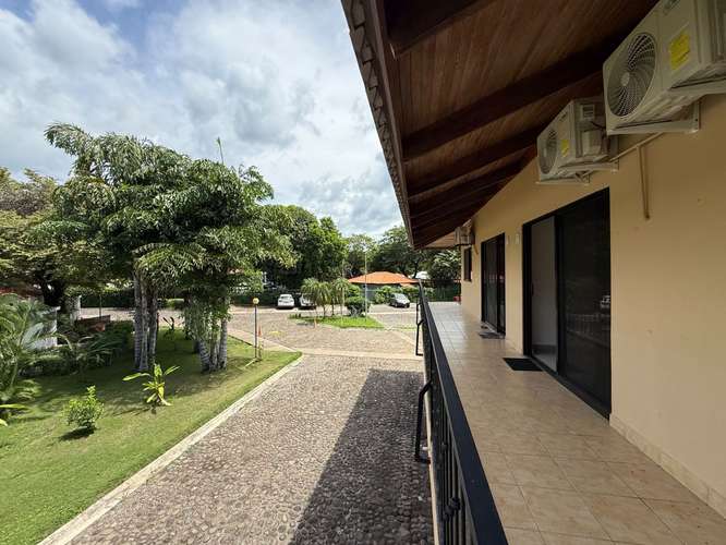 Exclusivo apartamento amueblado de 2 habitaciones en Villaggio Flor de Pacífico, Playa Potrero