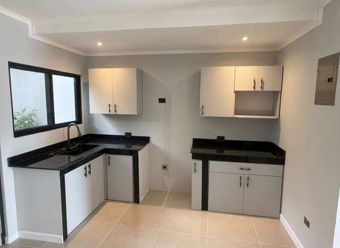 Estrene lujo y confort: 6 townhouses espectaculares de 2 dormitorios en Liberia, Guanacaste.