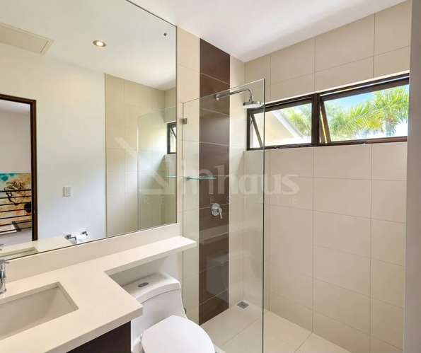 Casa de 2 niveles en alquiler en Parques del Sol, Santa Ana: 3 habitaciones, terraza y amenidades - Imagen 5