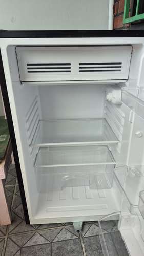 Refrigeradora pequeña, PRECIO NEGOCIABLE - Imagen 4