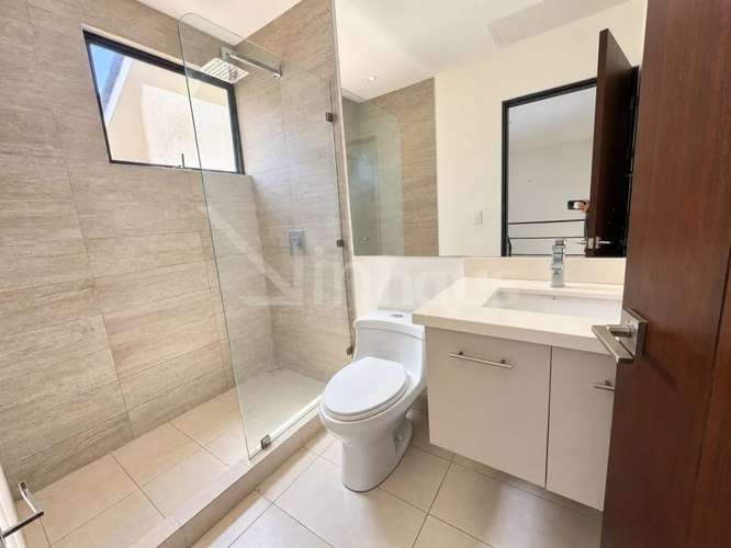  Venta de Casa En Condominio Parques del Sol - Imagen 10
