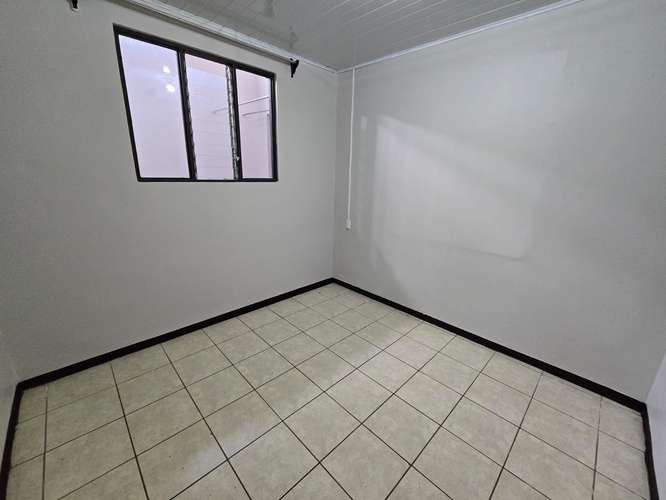ALQUILER DE CASA EN SAN JOAQUIN, BARRIO SANTA MARTA - Imagen 9