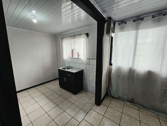 ALQUILER DE CASA EN SAN JOAQUIN, BARRIO SANTA MARTA - Imagen 11
