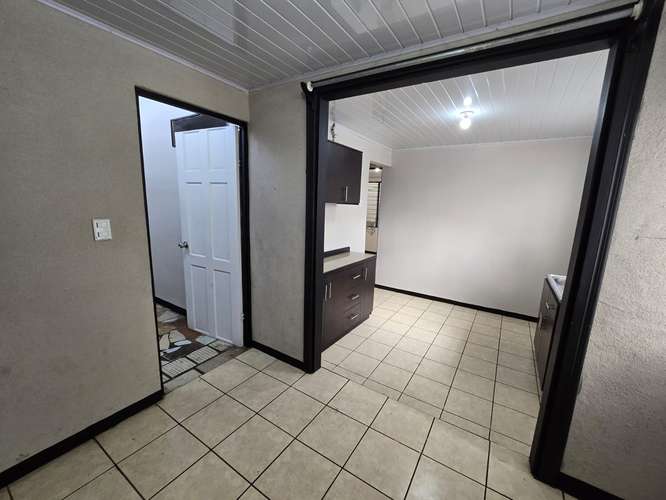ALQUILER DE CASA EN SAN JOAQUIN, BARRIO SANTA MARTA - Imagen 13
