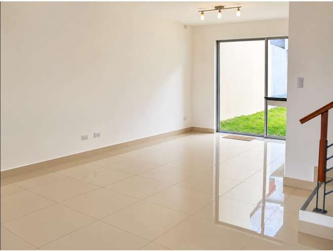  CASA DE DOS NIVELES EN ALQUILER | CONDOMINIO BARLOVE / 3 HABITACIONES / 2 BAÑOS / 2 PARQUEOS - Imagen 4