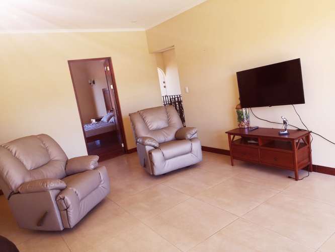 Casa amueblada en alquiler con terraza y vista al campo de golf - Imagen 5