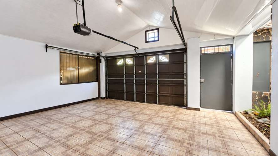 Venta de Casa de un nivel en Residencial Omega, La Unión: 3 dormitorios, jardín y fácil acceso. - Imagen 12
