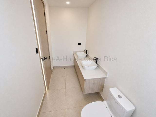 Alquiler de Casa en Lindora Village-Pozos de Santa Ana RZ