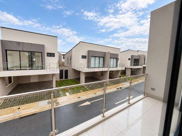 Alquiler de Casa en Lindora Village-Pozos de Santa Ana RZ