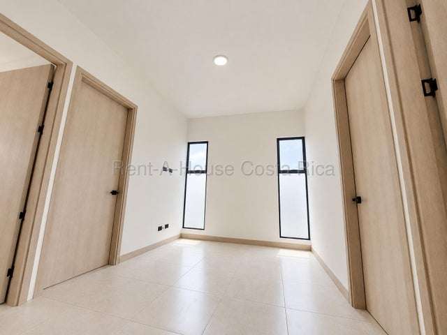 Alquiler de Casa en Lindora Village-Pozos de Santa Ana RZ