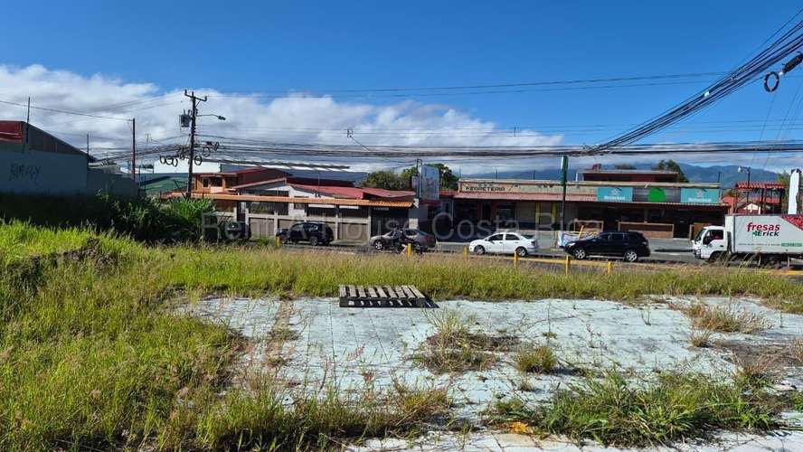 Lote comercial esquinero en San Pablo de Heredia 27-351