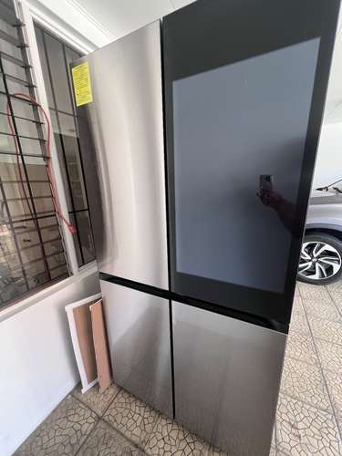Refrigeradora Samsung , family Hub , pantalla IA - Imagen 4