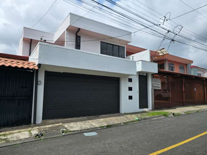 *Venta de hermosa casa en Mercedes Norte, Heredia