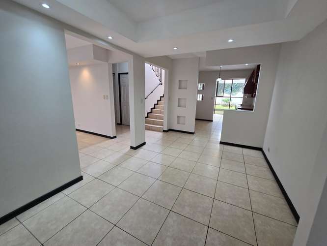 *Venta de hermosa casa en Mercedes Norte, Heredia - Imagen 4