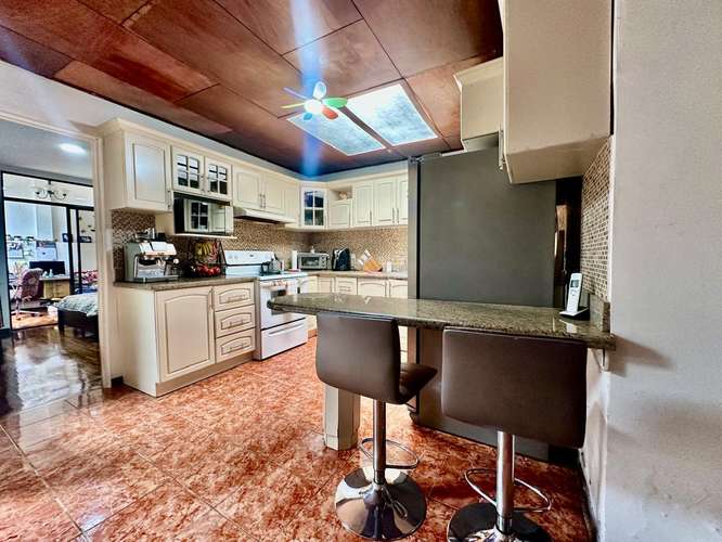 Paso Ancho - Casa de 3 habitaciones de un nivel - Súper ubicada - Alto potencial - Imagen 6