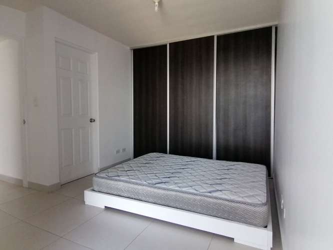 Apartamento en Condominio amobaldo y equipado, 2 dormitorios, 2 baños