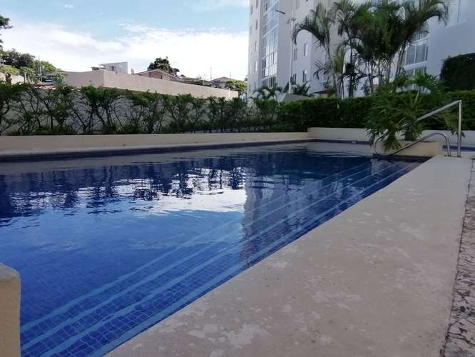Apartamento en Condominio amobaldo y equipado, 2 dormitorios, 2 baños
