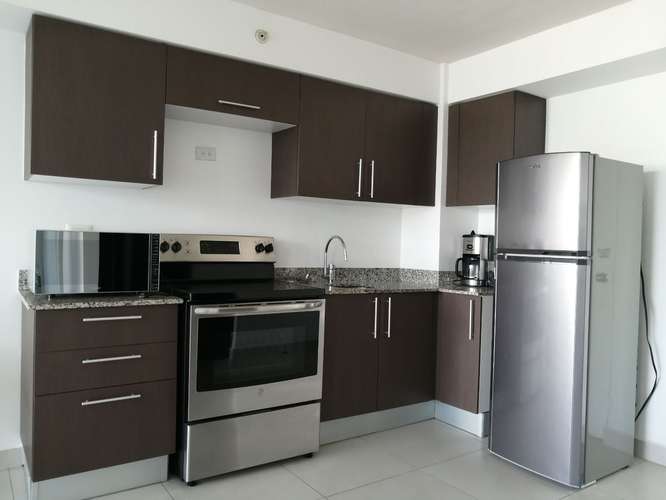 Apartamento en Condominio amobaldo y equipado, 2 dormitorios, 2 baños