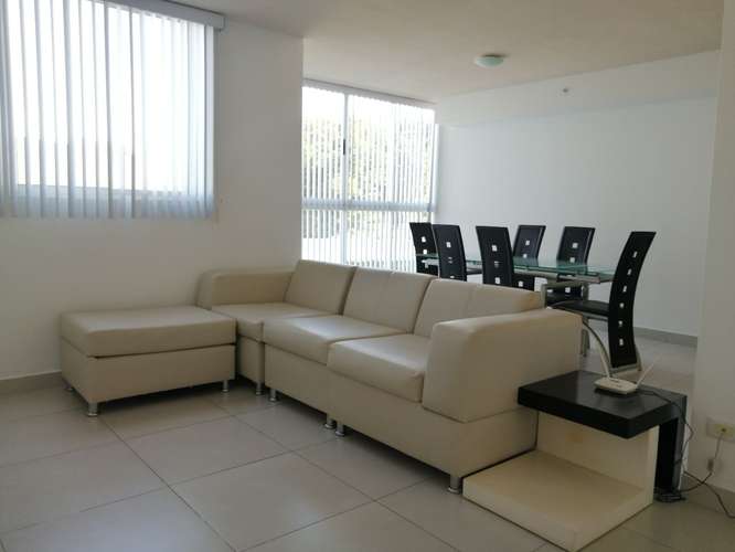 Apartamento en Condominio amobaldo y equipado, 2 dormitorios, 2 baños
