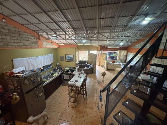 *Venta de casa en Mercedes Norte – Uso de suelo mixto - Imagen 6