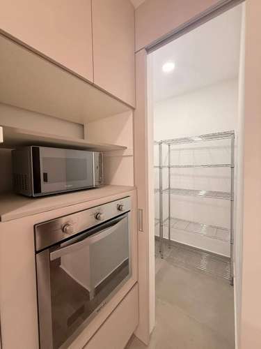 Casa de dos niveles en alquiler en Guachipelín de Escazú: 174 m² y amenidades de resort - Imagen 12