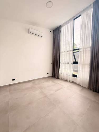 Casa de dos niveles en alquiler en Guachipelín de Escazú: 174 m² y amenidades de resort - Imagen 6