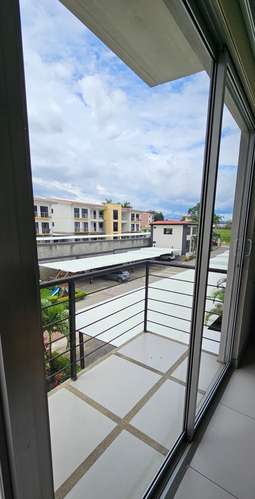 EXCELENTE OFERTA!! SE VENDE apartamento de 3 habitaciones en Loft Cariari,  de 86m2 mas espacio para parqueo para 2 vehí
