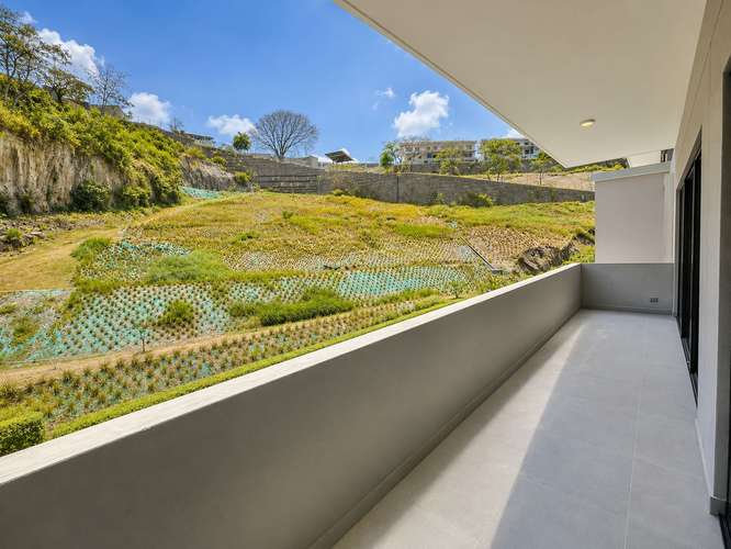 Apartamento moderno de 3 dormitorios en Escazú, San José, con vista a las montañas
