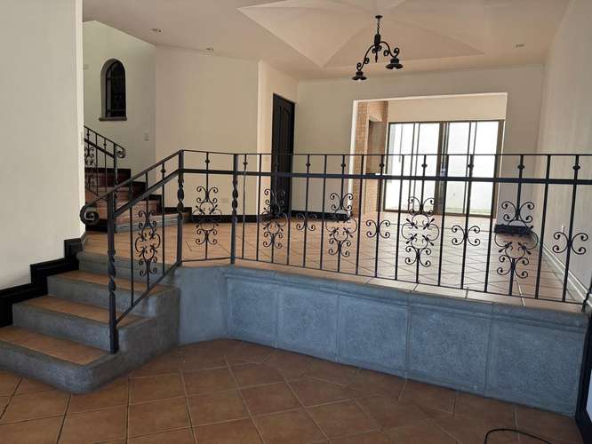 Alquiler de preciosa casa en Condominio en Guachipelín - Imagen 2