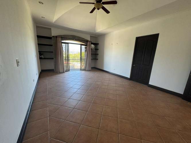 Alquiler de preciosa casa en Condominio en Guachipelín - Imagen 10