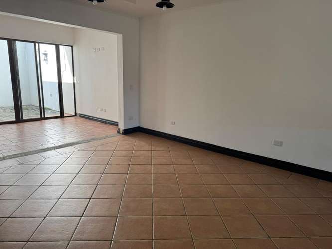 Alquiler de preciosa casa en Condominio en Guachipelín - Imagen 4