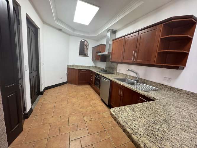 Alquiler de preciosa casa en Condominio en Guachipelín - Imagen 7