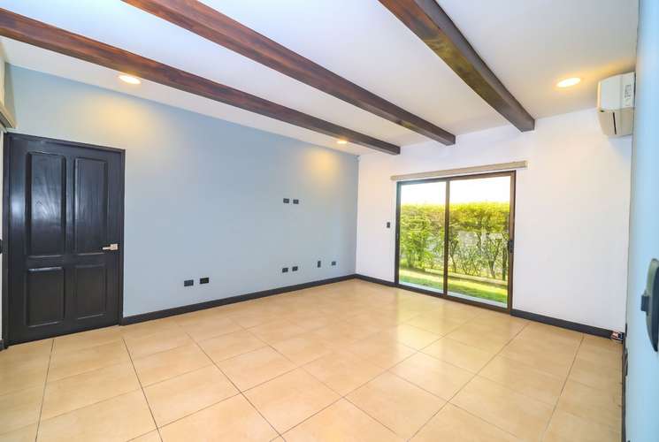 ID# 117686. Casa en Venta en Los Manzanos, Hacienda Los Reyes, La Guácima, Alajuela.