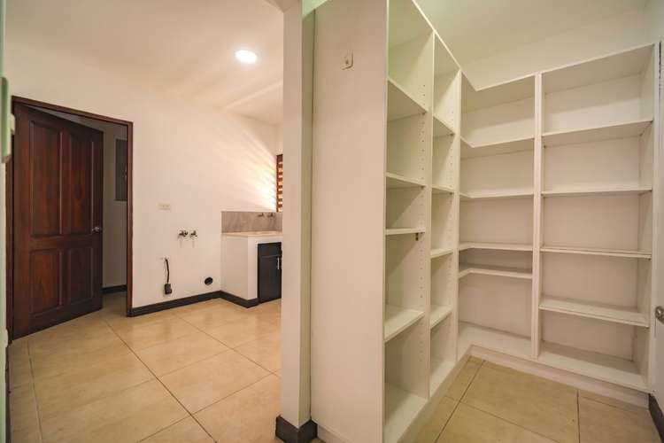 ID# 117686. Casa en Venta en Los Manzanos, Hacienda Los Reyes, La Guácima, Alajuela.