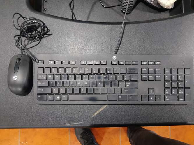 Teclado HP con maus 